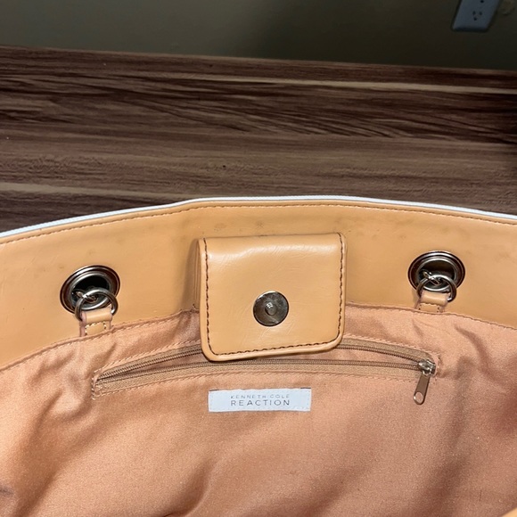 Kenneth Cole reaction, black and white stripes with brown chain handles - Picture 12 of 16